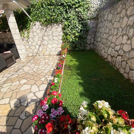 Momentera Apartments Котор Экстерьер фото